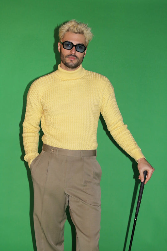 [ VINTAGE ] 1980'S PASTEL YELLOW COUNTRY CABLEKNIT TURTLENECK